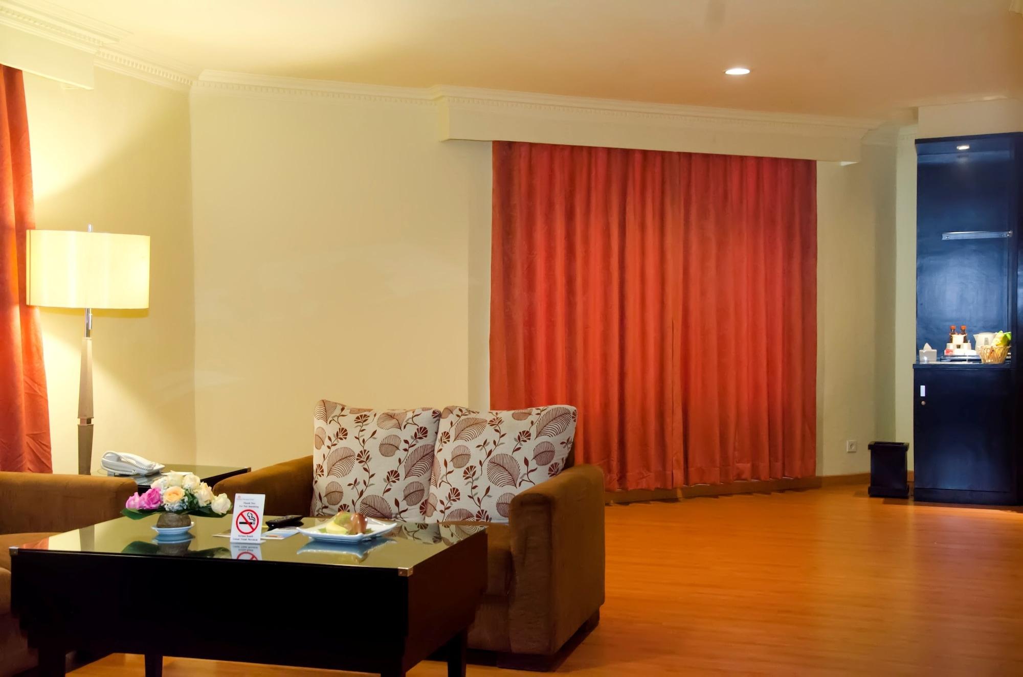 Sari Ater Kamboti Hotel Бандунг Экстерьер фото
