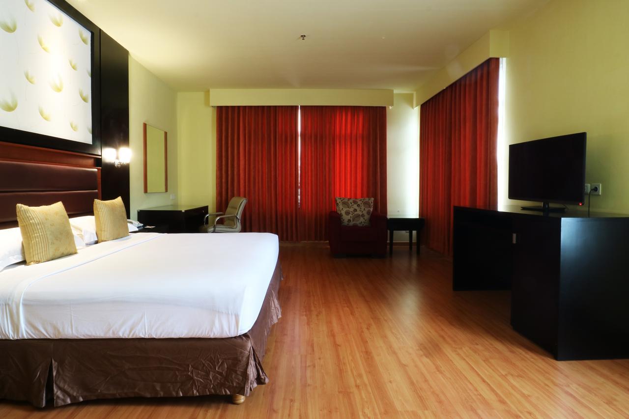 Sari Ater Kamboti Hotel Бандунг Экстерьер фото